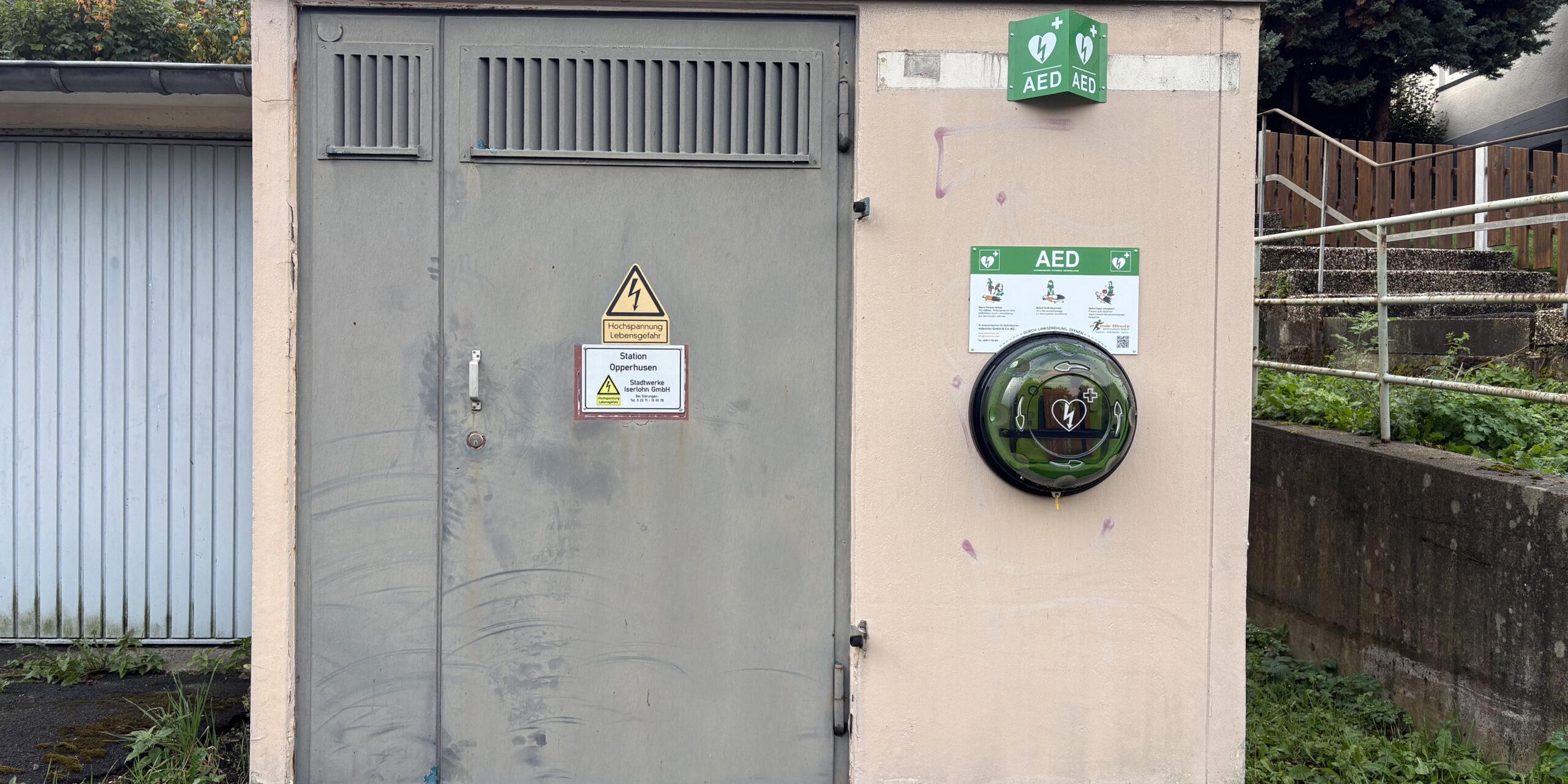 Ein AED in Opperhusen