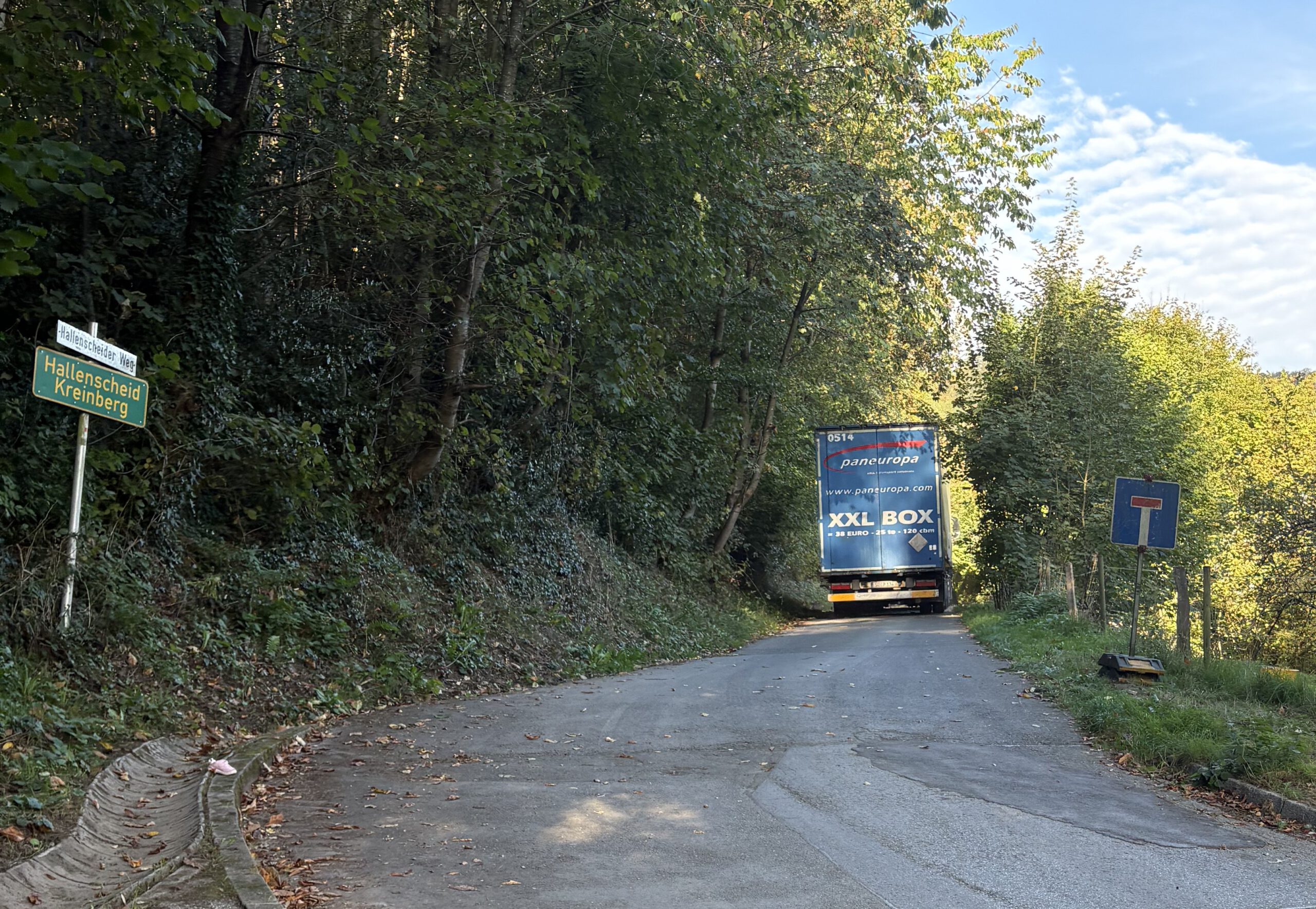 Lkw im Hallenscheider Weg.