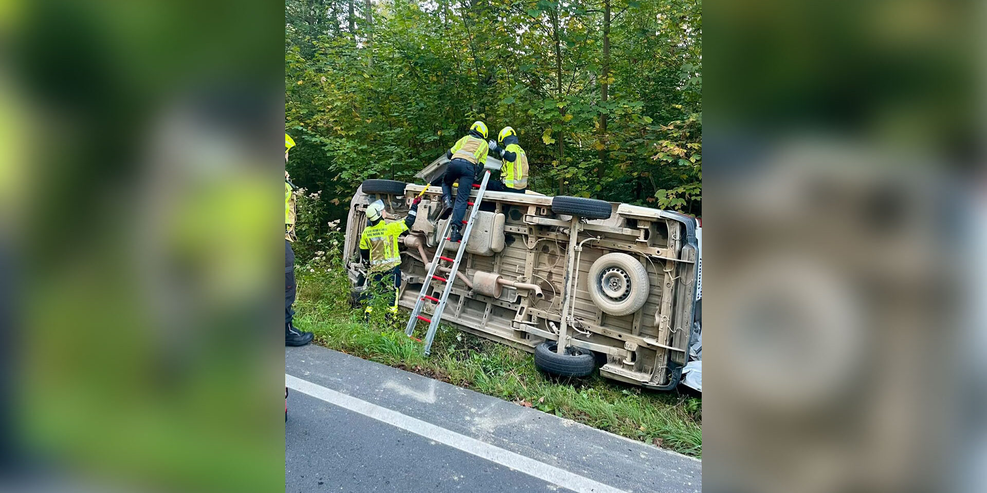 Die Feuerwehr Menden ist zu einem Unfall an der Bertingloher Straße alarmiert worden.